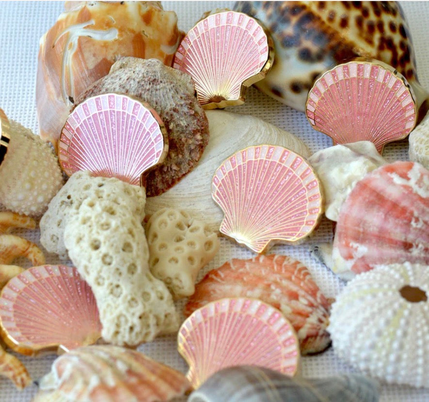 Scallop Shell Needle Minder
